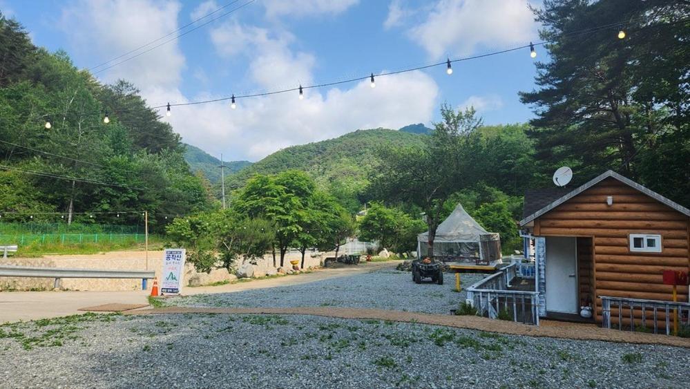 Hongcheon Gongjaksan Recreational Forest Pension Eksteriør bilde