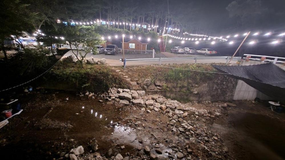 Hongcheon Gongjaksan Recreational Forest Pension Eksteriør bilde