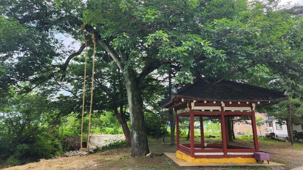 Hongcheon Gongjaksan Recreational Forest Pension Eksteriør bilde