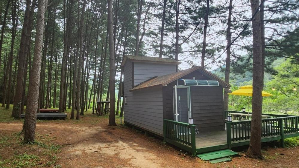 Hongcheon Gongjaksan Recreational Forest Pension Eksteriør bilde